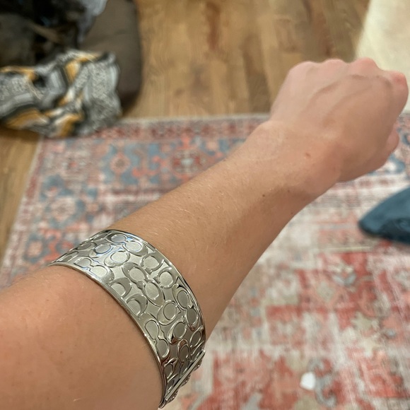 Coach signature silver bangle 1 inch - Picture 4 of 4